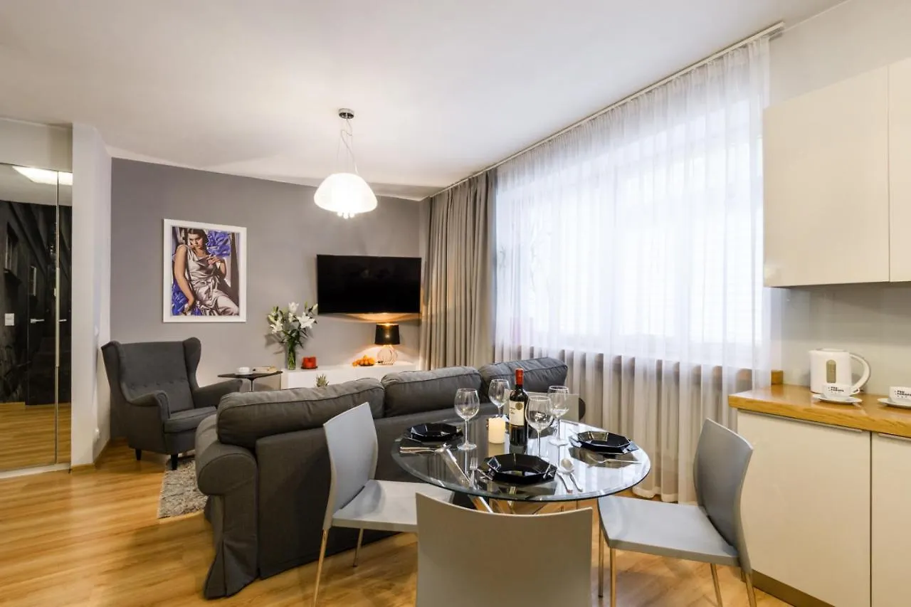 Centrum Apartment Old Town Warsaw Stare Miasto Historyczna Kamienica Umiejscowiona W Zabytkowej Czesci Warszawy Obok Parku Multimedialnego I Barbakanu Parking 24H Sniadanie Opcjonaln Breakfast Optional Check In From 14 Pm Parter Ground Floor