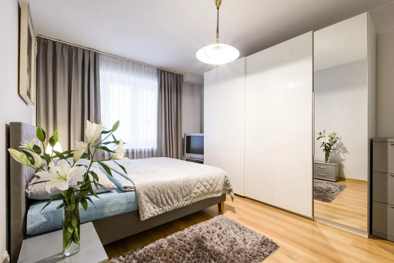 Europa22 Centrum: Old Town Warsaw Apartment in Historic Building Poland