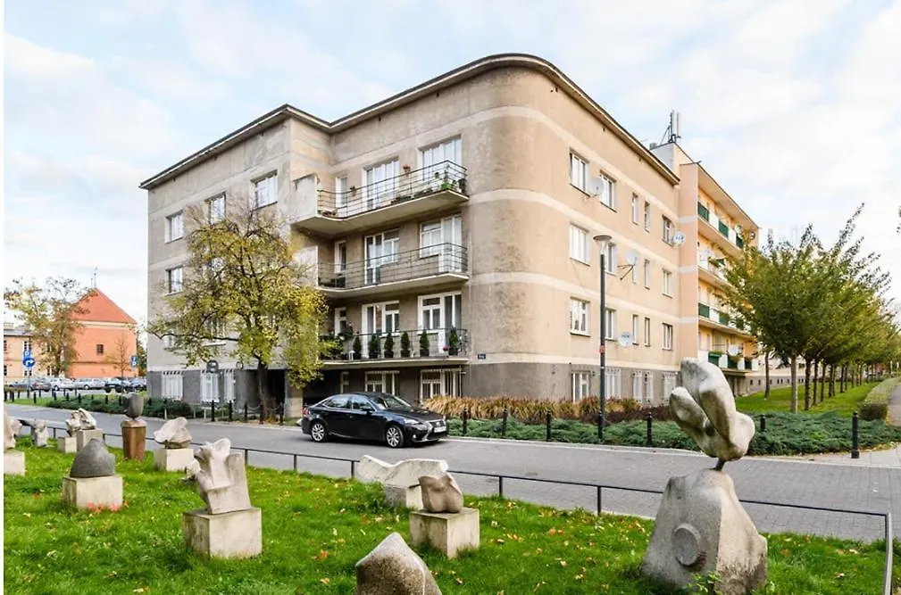 Centrum Apartment Old Town Warsaw Stare Miasto Historyczna Kamienica Umiejscowiona W Zabytkowej Czesci Warszawy Obok Parku Multimedialnego I Barbakanu Parking 24H Sniadanie Opcjonaln Breakfast Optional Check In From 14 Pm Parter Ground Floor Polsko