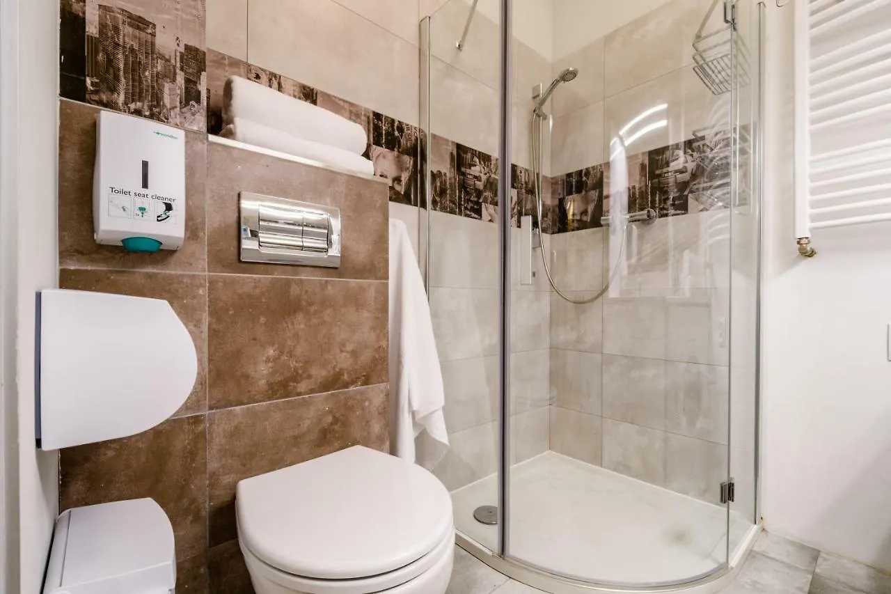 Centrum Apartment Old Town Warsaw Stare Miasto Historyczna Kamienica Umiejscowiona W Zabytkowej Czesci Warszawy Obok Parku Multimedialnego I Barbakanu Parking 24H Sniadanie Opcjonaln Breakfast Optional Check In From 14 Pm Parter Ground Floor