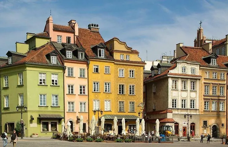 Europa22 Centrum: Old Town Warsaw Apartment in Historic Building