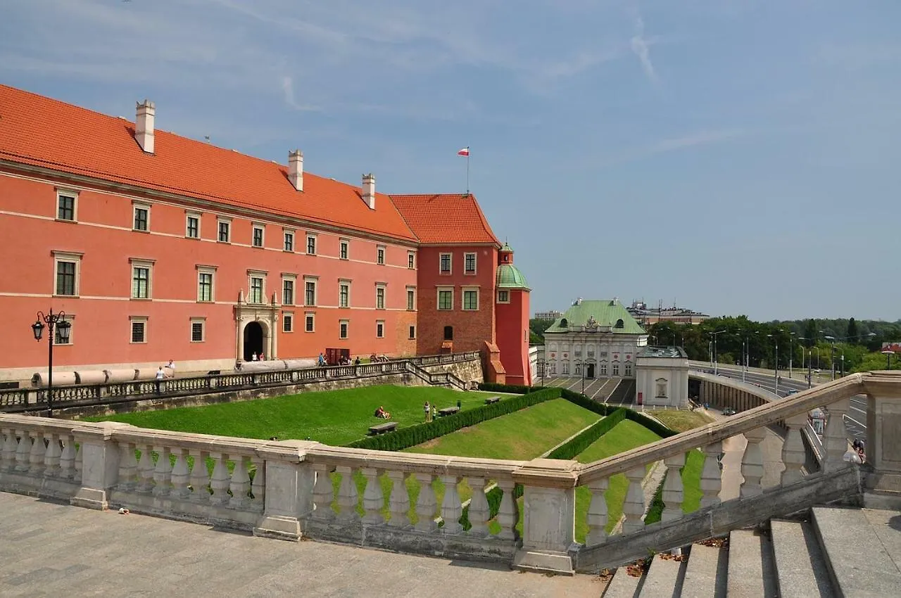 Centrum Apartment Old Town Warsaw Stare Miasto Historyczna Kamienica Umiejscowiona W Zabytkowej Czesci Warszawy Obok Parku Multimedialnego I Barbakanu Parking 24H Sniadanie Opcjonaln Breakfast Optional Check In From 14 Pm Parter Ground Floor Polsko