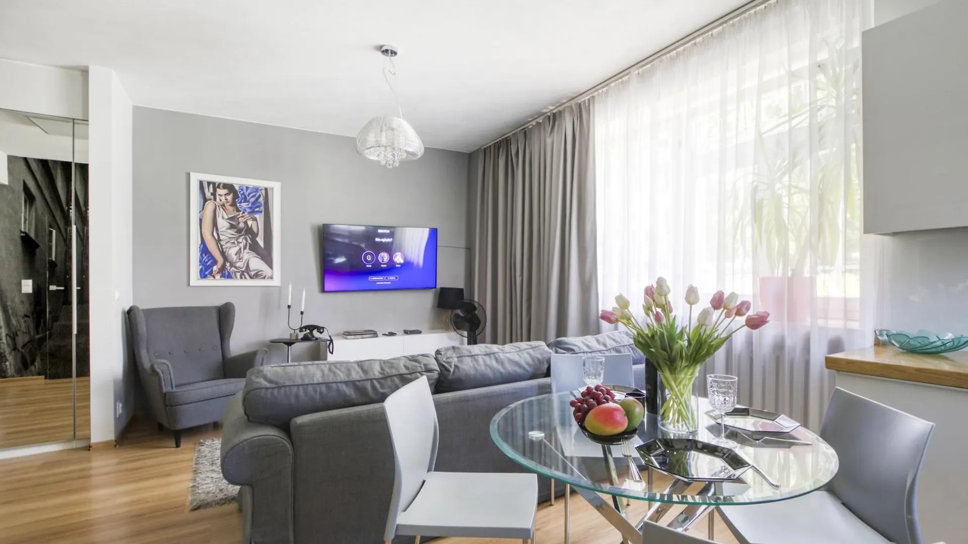 Centrum Apartment Old Town Warsaw Stare Miasto Historyczna Kamienica Umiejscowiona W Zabytkowej Czesci Warszawy Obok Parku Multimedialnego I Barbakanu Parking 24H Sniadanie Opcjonaln Breakfast Optional Check In From 14 Pm Parter Ground Floor
