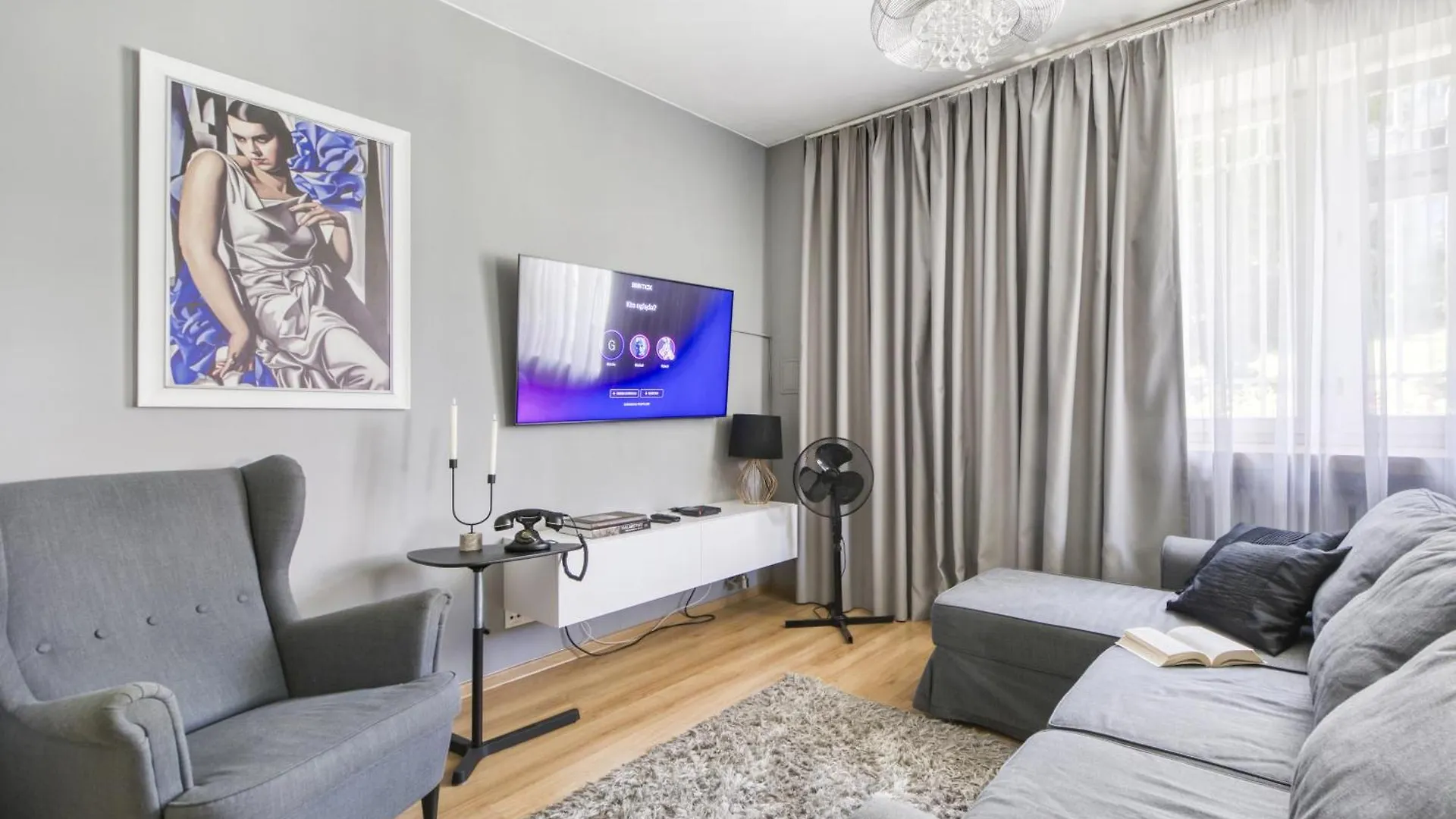 Centrum Apartment Old Town Warsaw Stare Miasto Historyczna Kamienica Umiejscowiona W Zabytkowej Czesci Warszawy Obok Parku Multimedialnego I Barbakanu Parking 24H Sniadanie Opcjonaln Breakfast Optional Check In From 14 Pm Parter Ground Floor 0*,  ポーランド