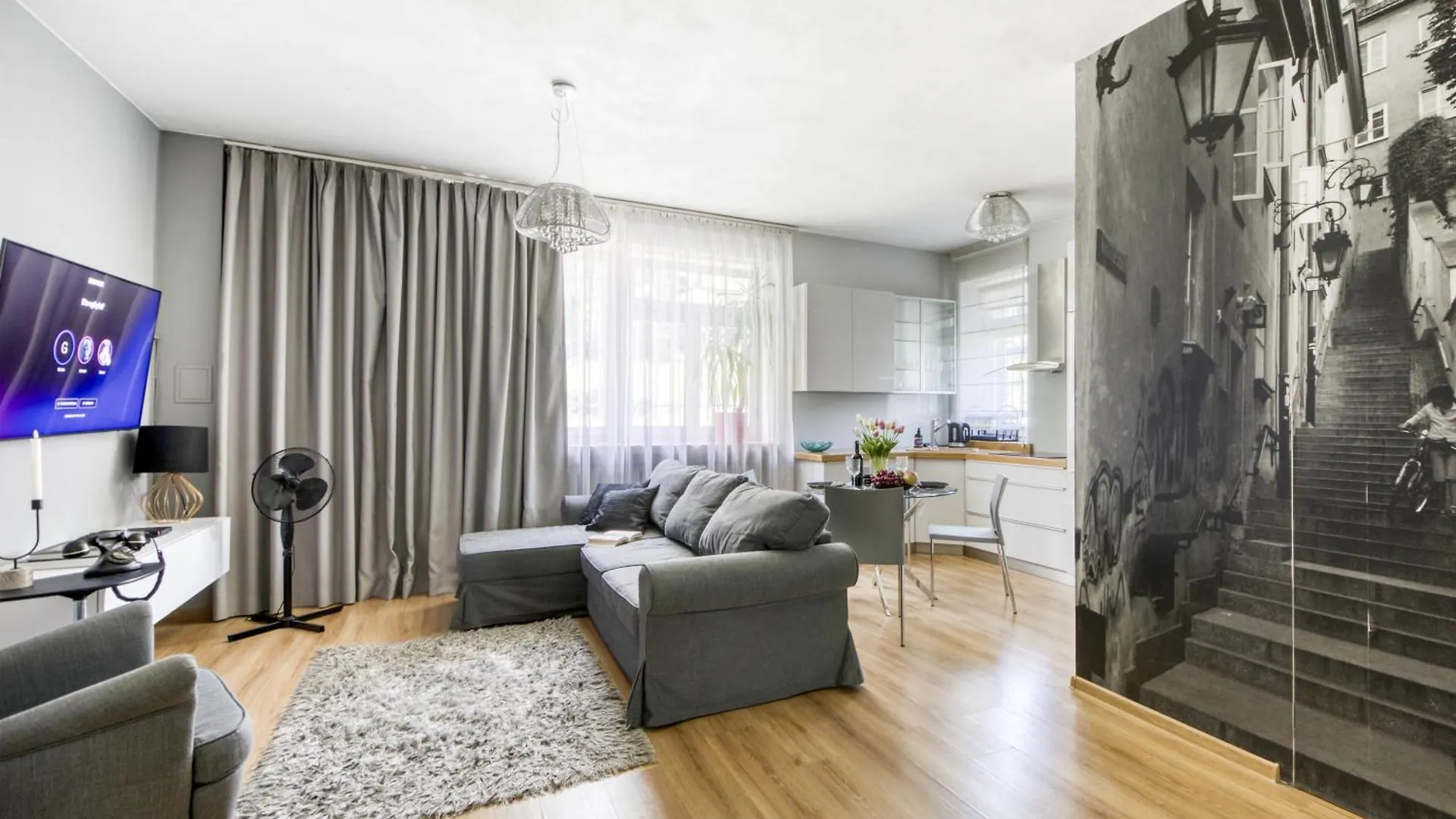Centrum Apartment Old Town Warsaw Stare Miasto Historyczna Kamienica Umiejscowiona W Zabytkowej Czesci Warszawy Obok Parku Multimedialnego I Barbakanu Parking 24H Sniadanie Opcjonaln Breakfast Optional Check In From 14 Pm Parter Ground Floor 0*,