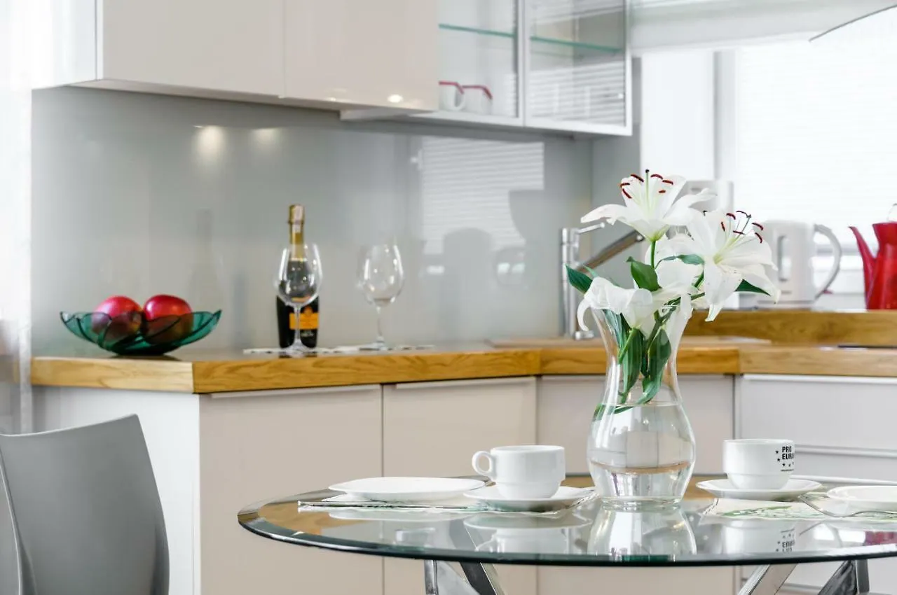 Centrum Apartment Old Town Warsaw Stare Miasto Historyczna Kamienica Umiejscowiona W Zabytkowej Czesci Warszawy Obok Parku Multimedialnego I Barbakanu Parking 24H Sniadanie Opcjonaln Breakfast Optional Check In From 14 Pm Parter Ground Floor