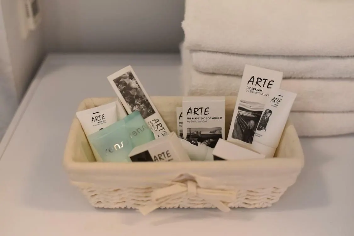 Centrum Apartment Old Town Warsaw Stare Miasto Historyczna Kamienica Umiejscowiona W Zabytkowej Czesci Warszawy Obok Parku Multimedialnego I Barbakanu Parking 24H Sniadanie Opcjonaln Breakfast Optional Check In From 14 Pm Parter Ground Floor ポーランド